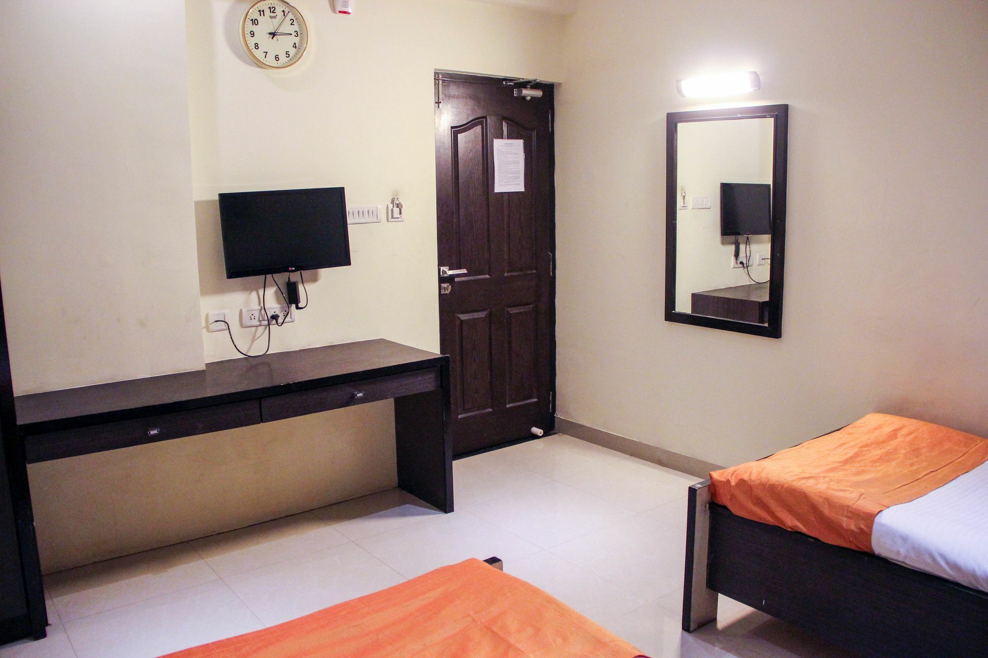 Готель Oyo 5765 Chennai Residency T Nagar Екстер'єр фото
